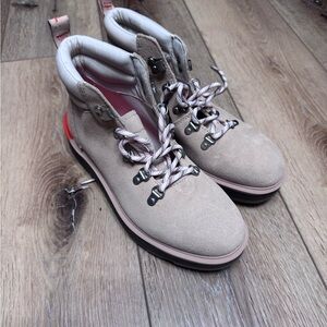 Sorel Women's Tan Lace Up Boots
